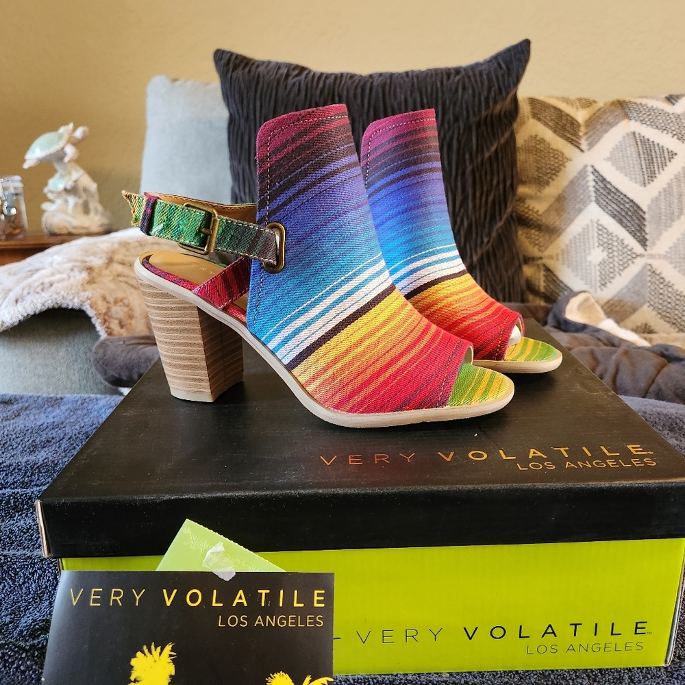 Very Volatile Farah Shoe